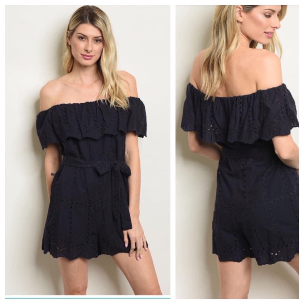 🆕💙fully lined, off-shoulder navy romper-belted